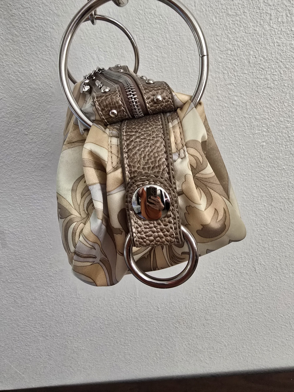 Kathy Van Zeeland Beige Cream Patterned Shoulder Bag with Metallic Trim - Picture 3 of 16